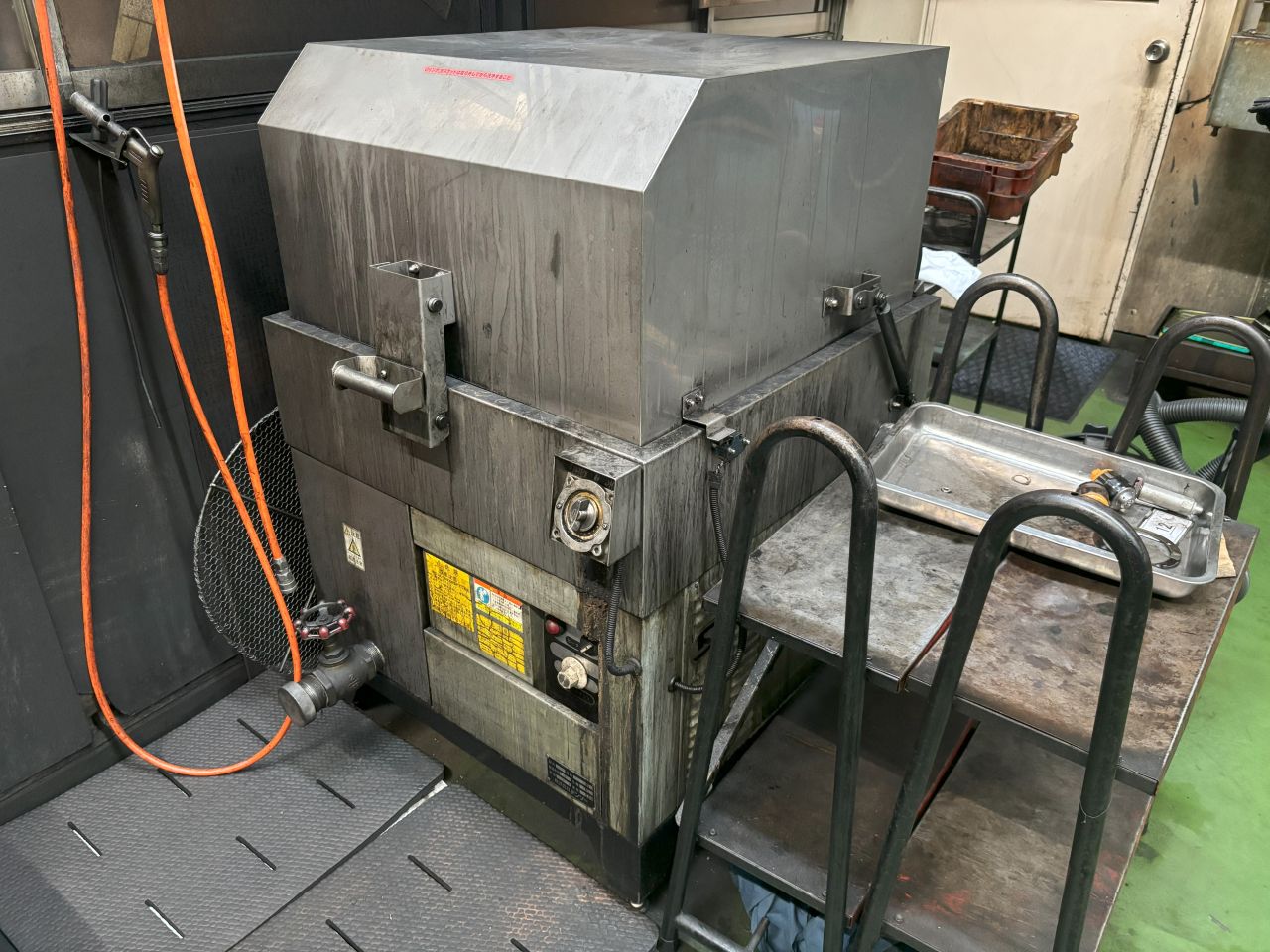自動部品洗浄機